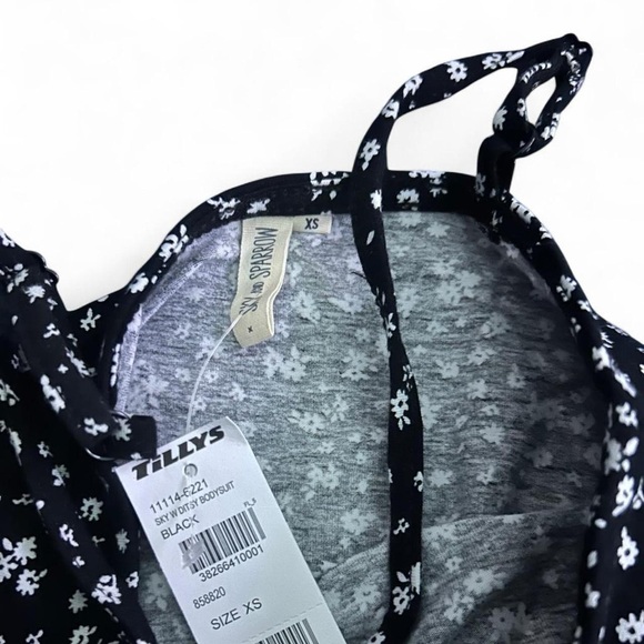 Floral Black and White Bodysuit - Picture 3 of 4